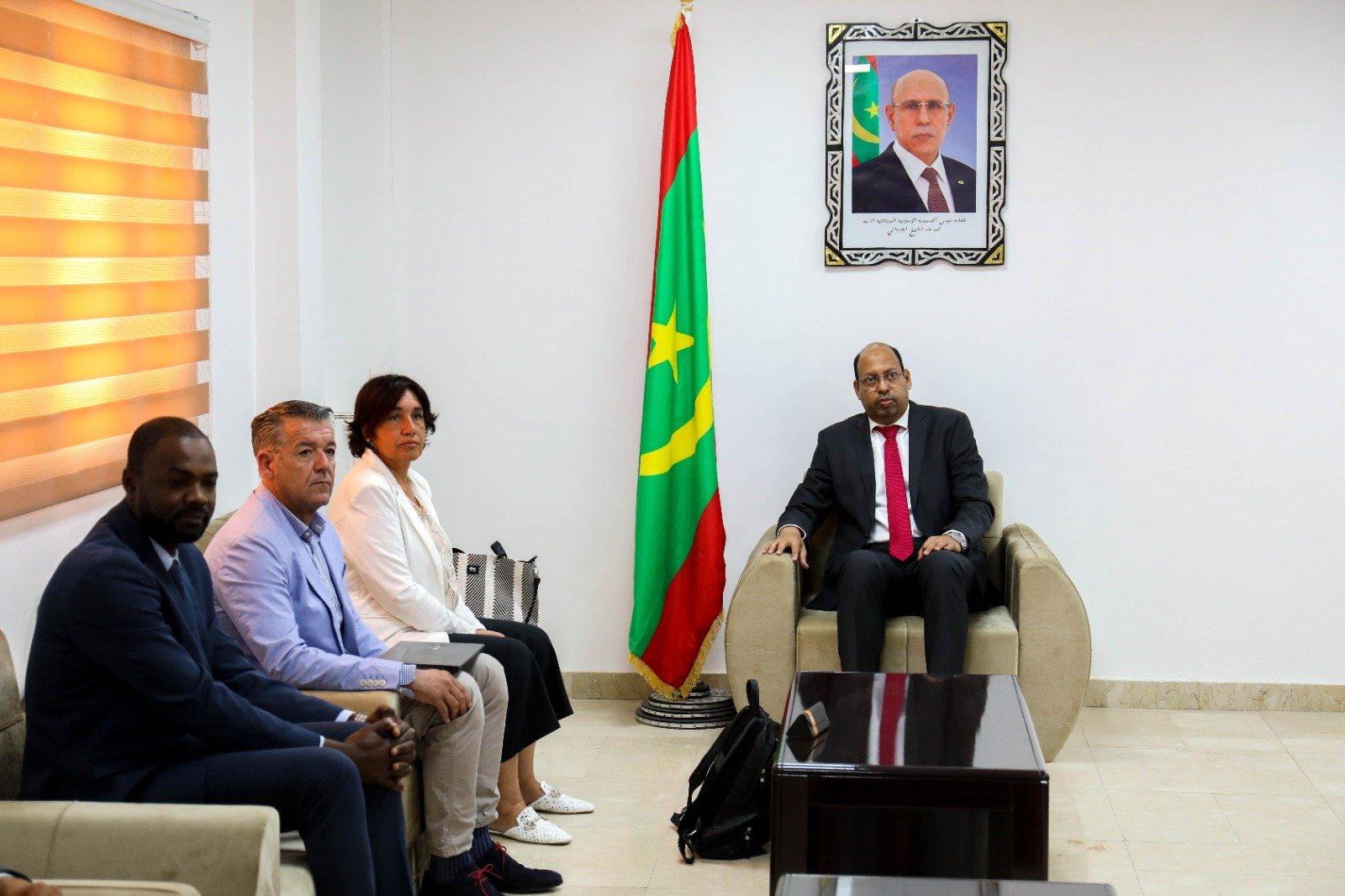 موريتانيا تتجه لإقامة مزرعة للألبان بالتعاون مع وكالة إسبانية موريتانيا تتجه لإقامة مزرعة للألبان بالتعاون مع وكالة إسبانية