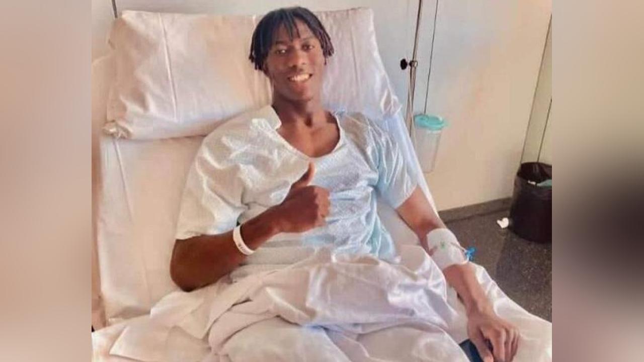 مهاجم المنتخب الوطني داودا كامرا يخضع لعملية جراحبة في إسبانيا مهاجم المنتخب الوطني داودا كامرا يخضع لعملية جراحبة في إسبانيا