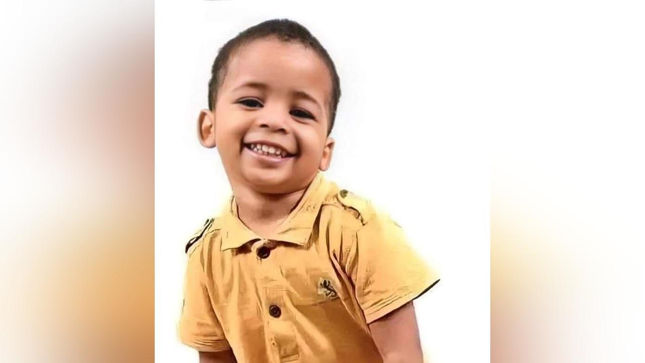 برئاسة مدير الأمن.. اجتماع يبحث ملف الطفل المفقود سيد أحمد ولد سنبيت برئاسة مدير الأمن.. اجتماع يبحث ملف الطفل المفقود سيد أحمد ولد سنبيت