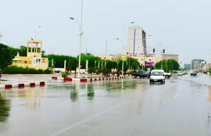 أمطار متفاوتة على ولايات نواكشوط الثلاث أمطار متفاوتة على ولايات نواكشوط الثلاث