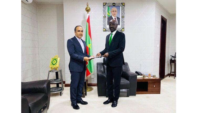 نواكشوط: السفير الإيراني الجديد يسلم أوراق اعتماده لوزير الخارجية نواكشوط: السفير الإيراني الجديد يسلم أوراق اعتماده لوزير الخارجية