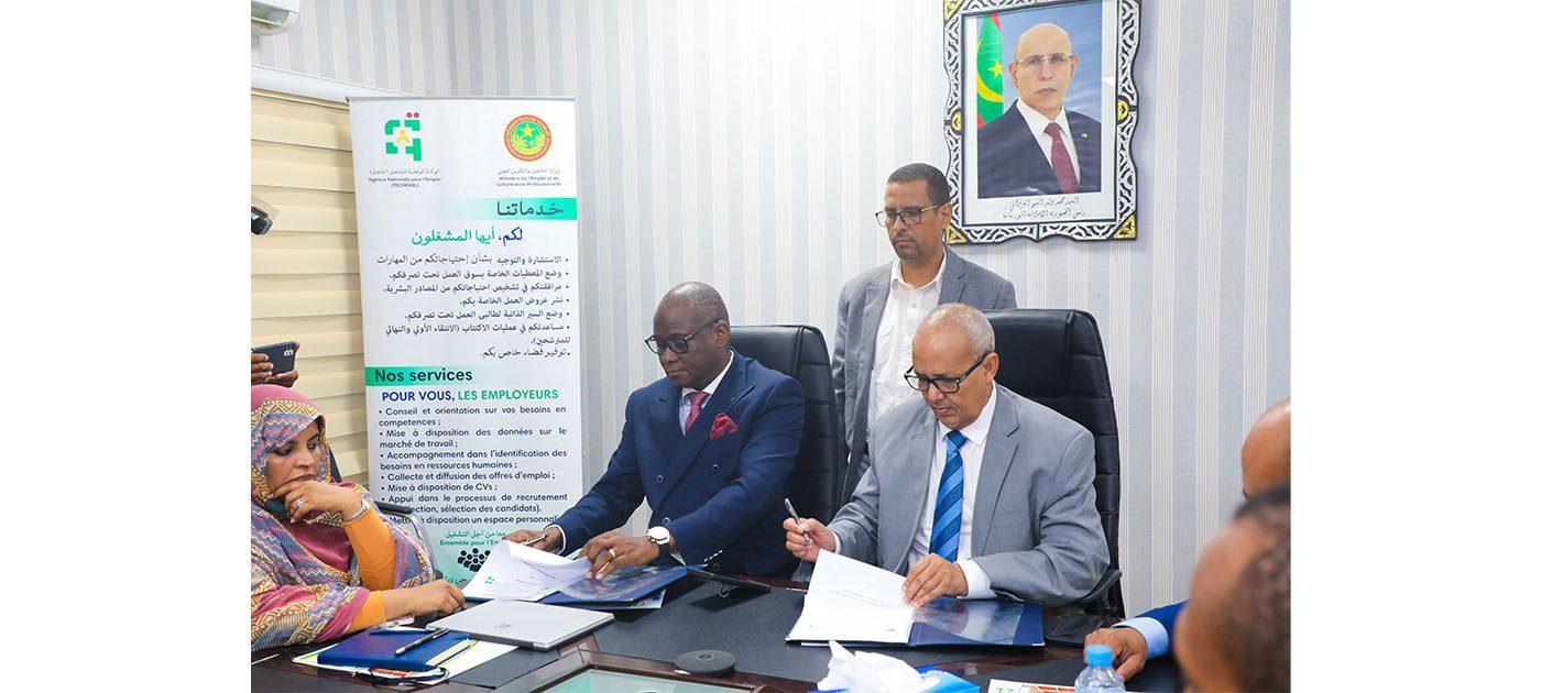 توقيع إتفاقية شراكة بين ميناء تانيت والوكالة الوطنية للتشغيل توقيع إتفاقية شراكة بين ميناء تانيت والوكالة الوطنية للتشغيل