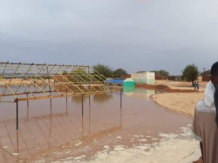 بومديد: السيول تغمر المدينة وارتفاع منسوب المياه بومديد: السيول تغمر المدينة وارتفاع منسوب المياه