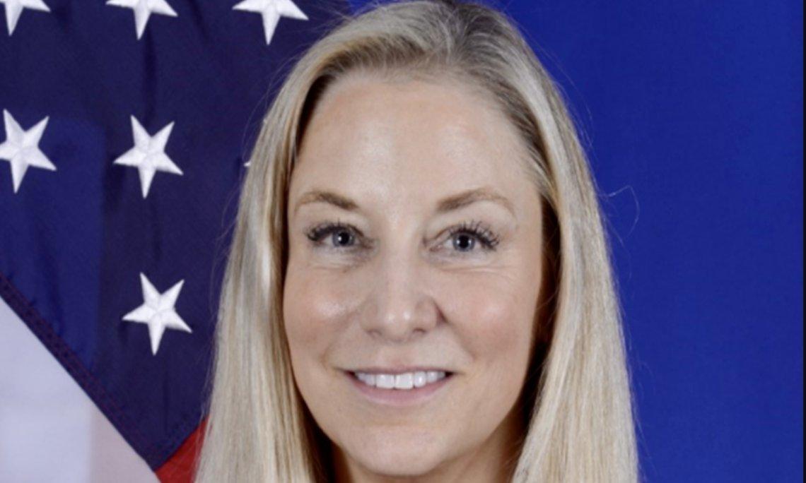 السفيرة الأمريكة تحذر من مخاطر الهجرة غير القانونية إلى الولايات المتحدة السفيرة الأمريكة تحذر من مخاطر الهجرة غير القانونية إلى الولايات المتحدة