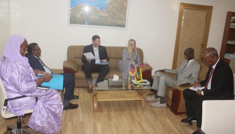 مباحثات موريتانية أمريكية لتعزيز المبادلات التجارية في مجال الصيد مباحثات موريتانية أمريكية لتعزيز المبادلات التجارية في مجال الصيد