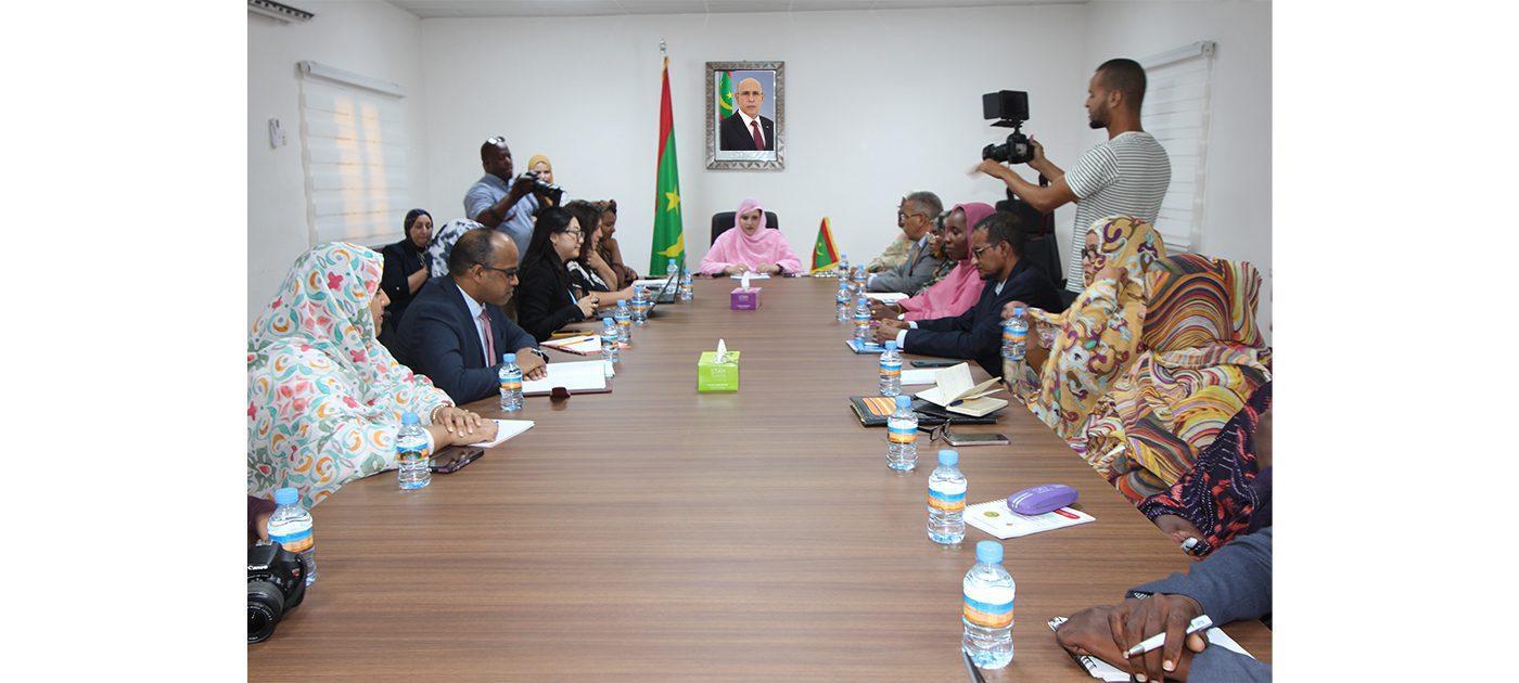 وزيرة العمل الاجتماعي تعقد جلسة عمل مع فريق خبراء الأمم المتحدة المعني بالتمييز ضد النساء والفتيات وزيرة العمل الاجتماعي تعقد جلسة عمل مع فريق خبراء الأمم المتحدة المعني بالتمييز ضد النساء والفتيات