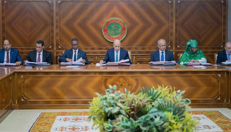 الحكومة تصادق على تسوية قدرات أساطيل منطقة الصيد التقليدي الحكومة تصادق على تسوية قدرات أساطيل منطقة الصيد التقليدي