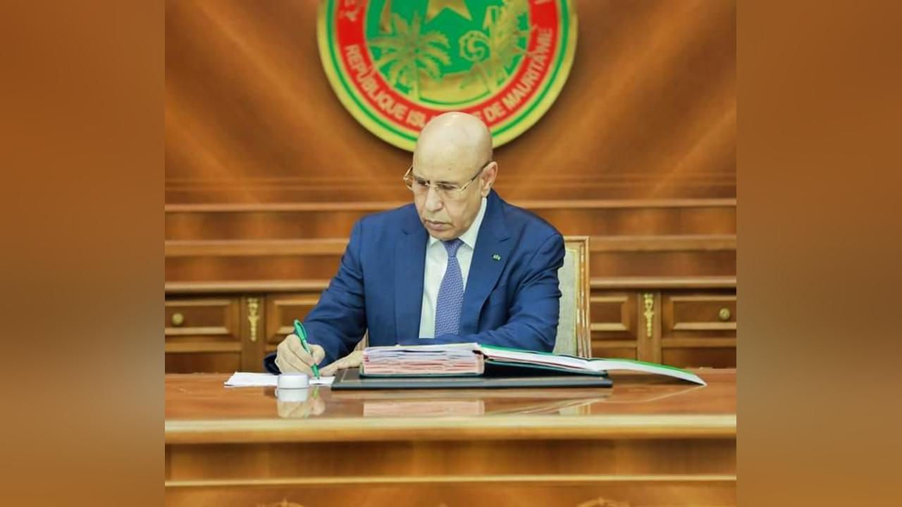 الرئيس غزواني: تدفق اللاجئين على موريتانيا يضعها أمام تحديات أمنية الرئيس غزواني: تدفق اللاجئين على موريتانيا يضعها أمام تحديات أمنية