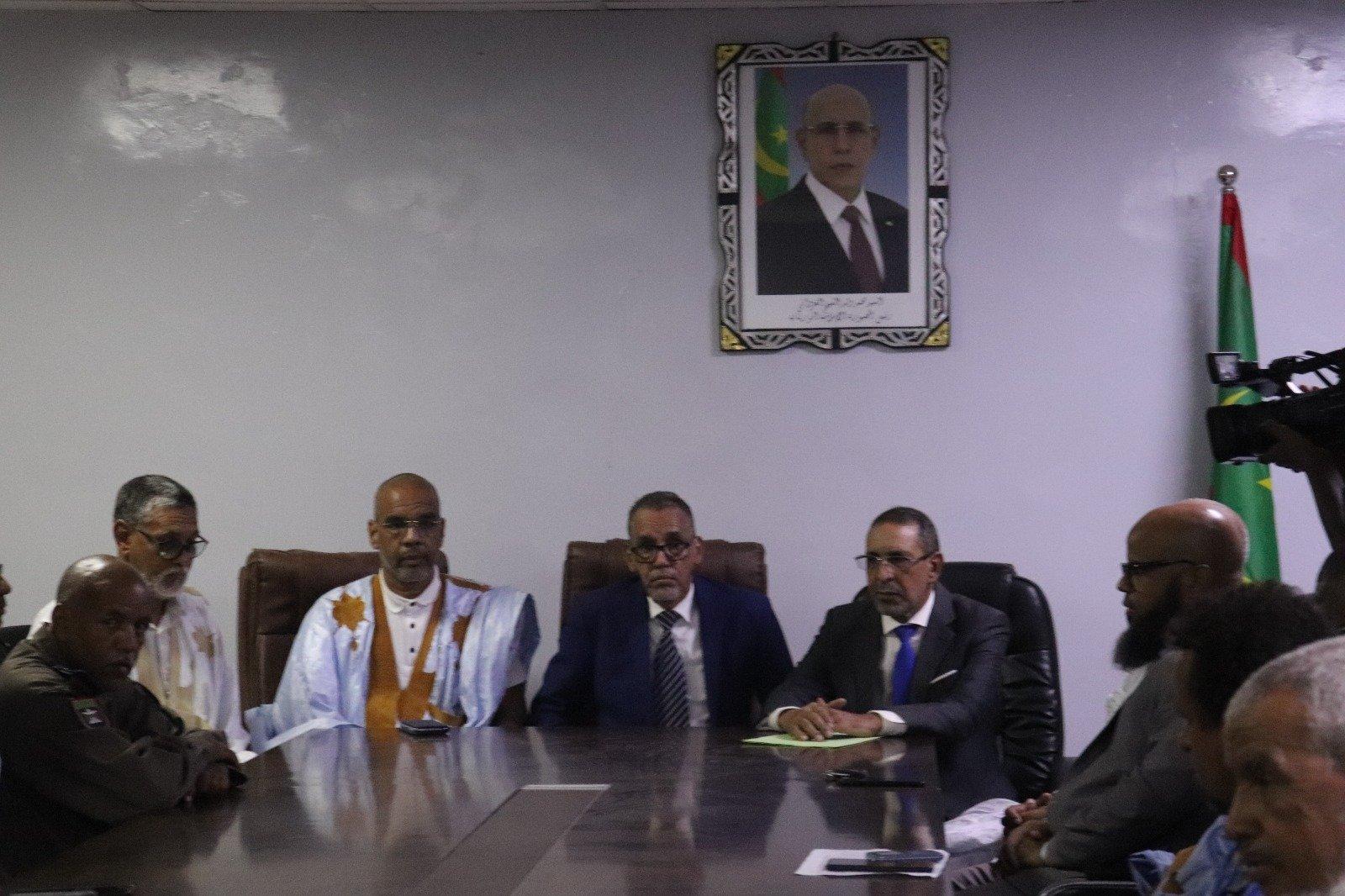 ميناء الصداقة يقدم لبلدية الميناء كمية كبيرة من الزي المدرسي ميناء الصداقة يقدم لبلدية الميناء كمية كبيرة من الزي المدرسي