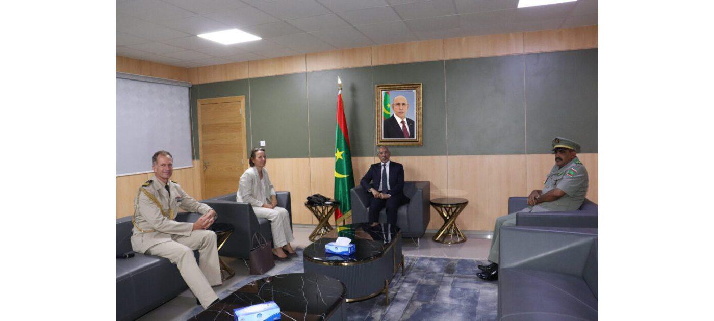 وزير الدفاع الوطني يجري مباحثات مع سفيرة جمهورية ألمانيا الاتحادية وزير الدفاع الوطني يجري مباحثات مع سفيرة جمهورية ألمانيا الاتحادية