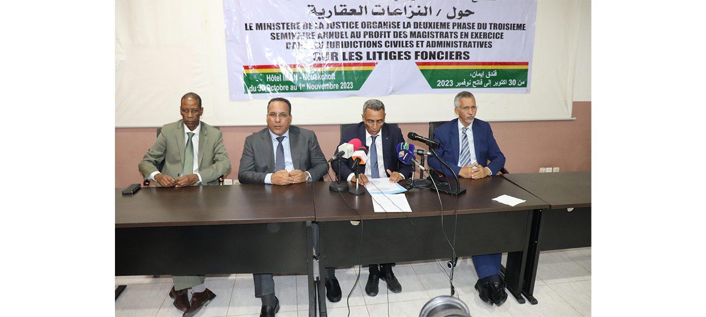 ملتقى تكويني لصالح القضاة العاملين في المحاكم المدنية والإدارية حول النزاعات العقارية ملتقى تكويني لصالح القضاة العاملين في المحاكم المدنية والإدارية حول النزاعات العقارية