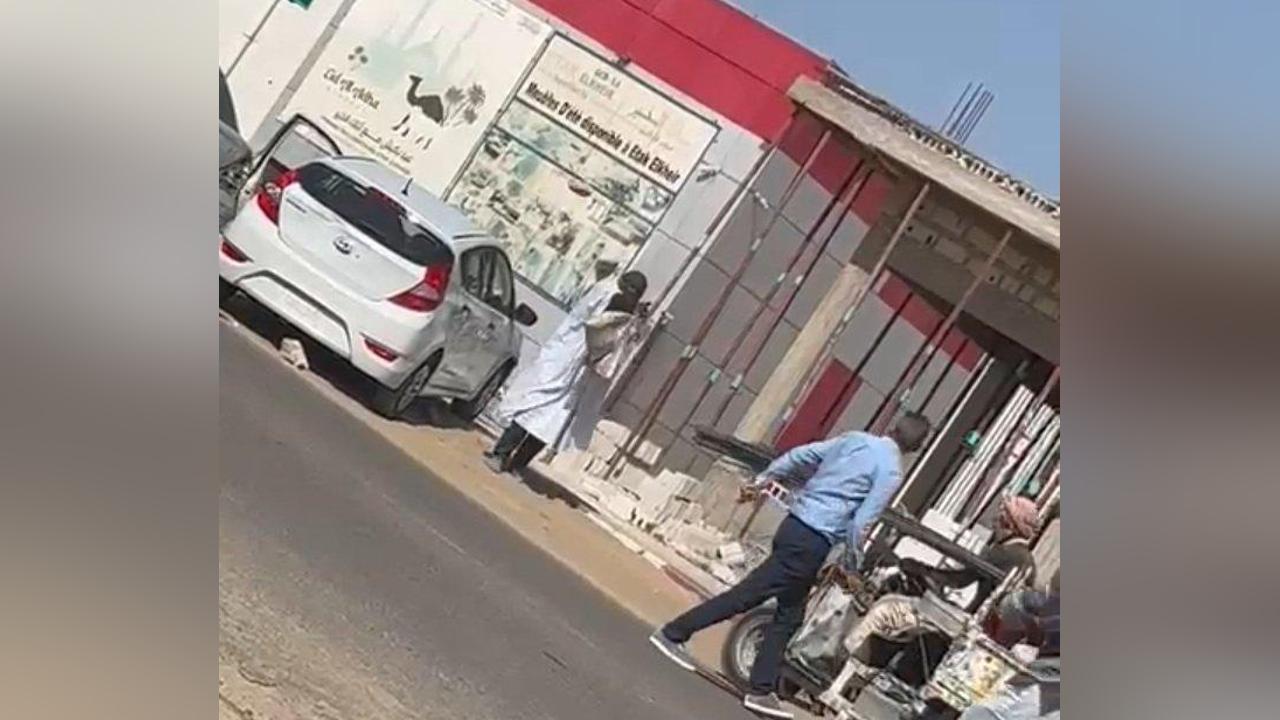 خاص الصحراء.. شاهد عيان يروي تفاصيل السطو على أحد البنوك في نواكشوط خاص الصحراء.. شاهد عيان يروي تفاصيل السطو على أحد البنوك في نواكشوط