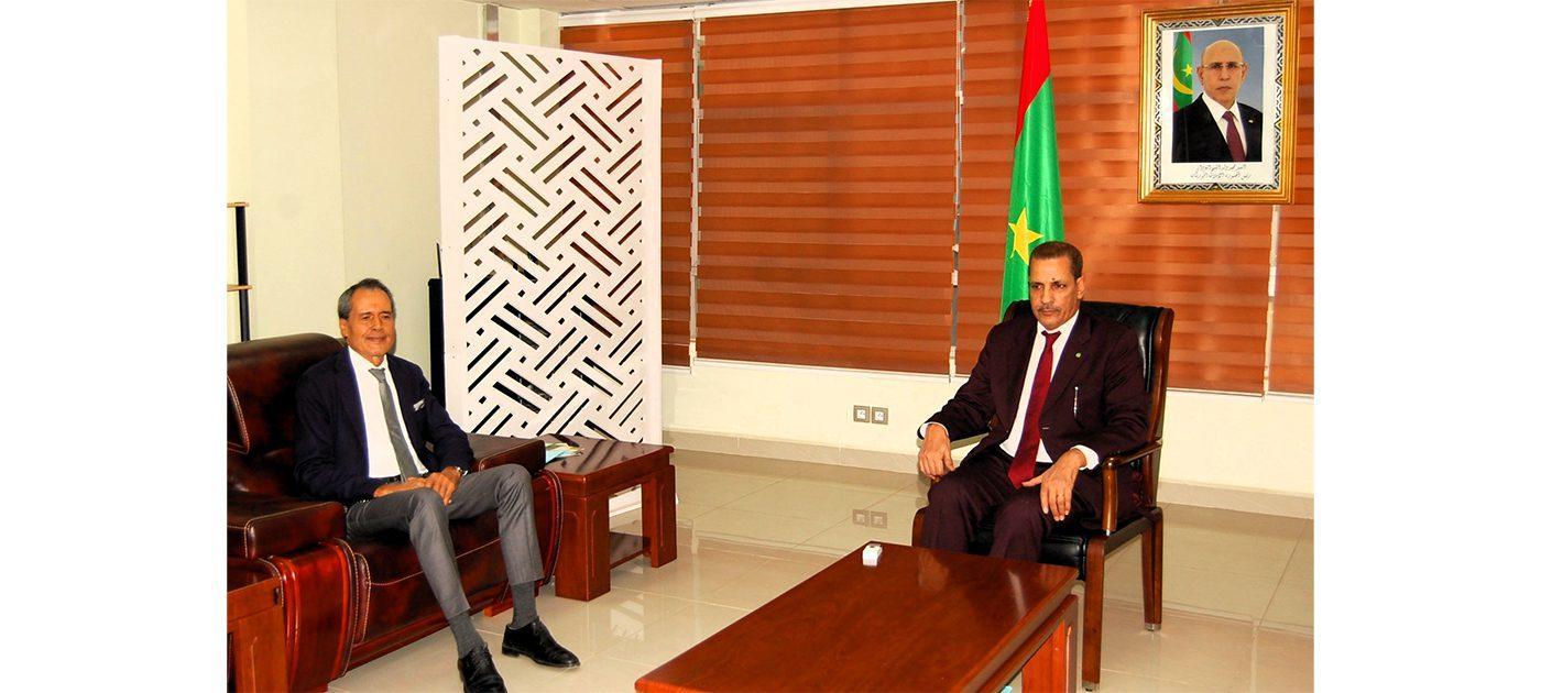 وزير التجارة يستقبل السفير المغربي وزير التجارة يستقبل السفير المغربي