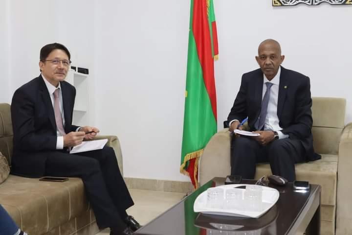 وزير التنمية الحيوانية يبحث مع ممثل FAOSNE تحديات المياه والأراضي وزير التنمية الحيوانية يبحث مع ممثل FAOSNE تحديات المياه والأراضي