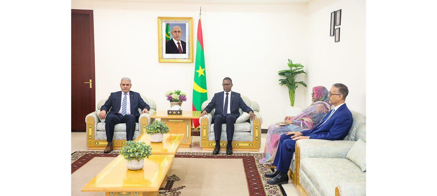 الوزير الأول يستقبل السفير الليبي الوزير الأول يستقبل السفير الليبي