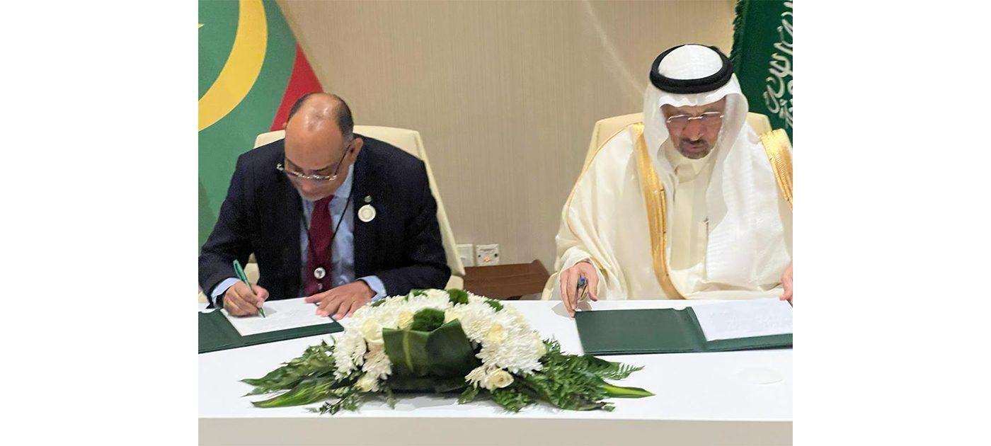 وزير المالية يوقع مع وزير الاستثمار السعودي اتفاقية لتشجيع وحماية الاستثمارات بين البلدين وزير المالية يوقع مع وزير الاستثمار السعودي اتفاقية لتشجيع وحماية الاستثمارات بين البلدين