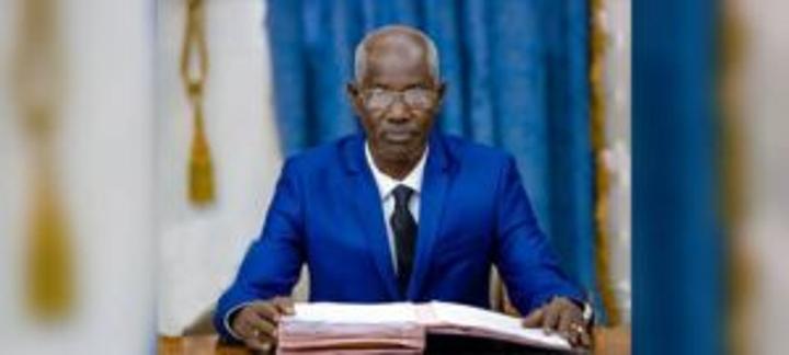 وزير التعليم العالي يتوجه إلى بانغي وزير التعليم العالي يتوجه إلى بانغي