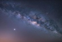 علماء الفلك يكتشفون نظاماً من ستة كواكب خارج المجموعة الشمسية علماء الفلك يكتشفون نظاماً من ستة كواكب خارج المجموعة الشمسية