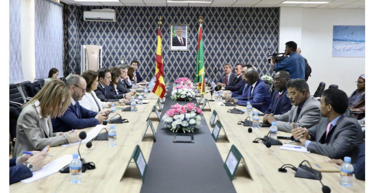 وزير الشؤون الخارجية يعقد جلسة مباحثات مع نظيره الإسباني وزير الشؤون الخارجية يعقد جلسة مباحثات مع نظيره الإسباني