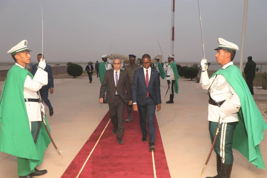 الوزير الأول يعود إلى نواكشوط بعد تدشين عدد من المشاريع بداخلت نواذيبو الوزير الأول يعود إلى نواكشوط بعد تدشين عدد من المشاريع بداخلت نواذيبو