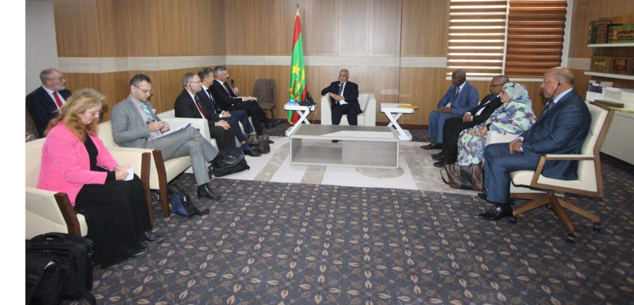 رئيس الجمعية الوطنية يستقبل وفدا برلمانيا من الاتحاد الأوروبي رئيس الجمعية الوطنية يستقبل وفدا برلمانيا من الاتحاد الأوروبي