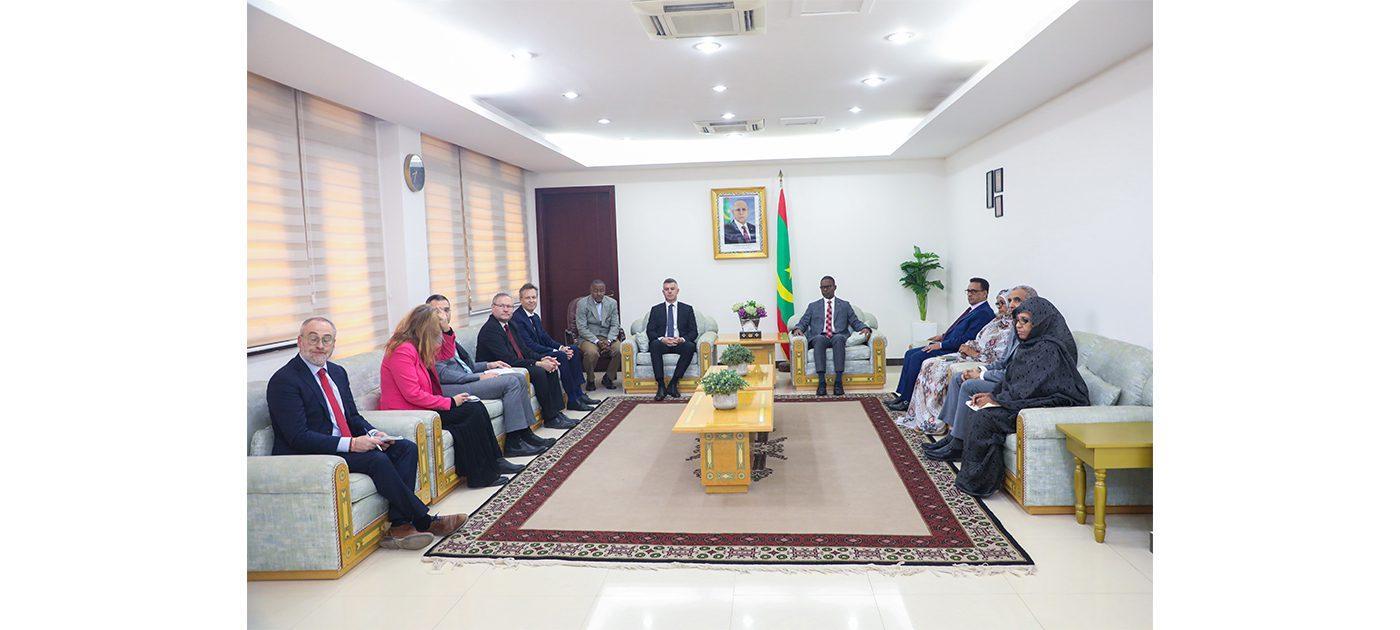 الوزير الأول يستقبل وفدا برلمانيا من الاتحاد الأوروبي الوزير الأول يستقبل وفدا برلمانيا من الاتحاد الأوروبي