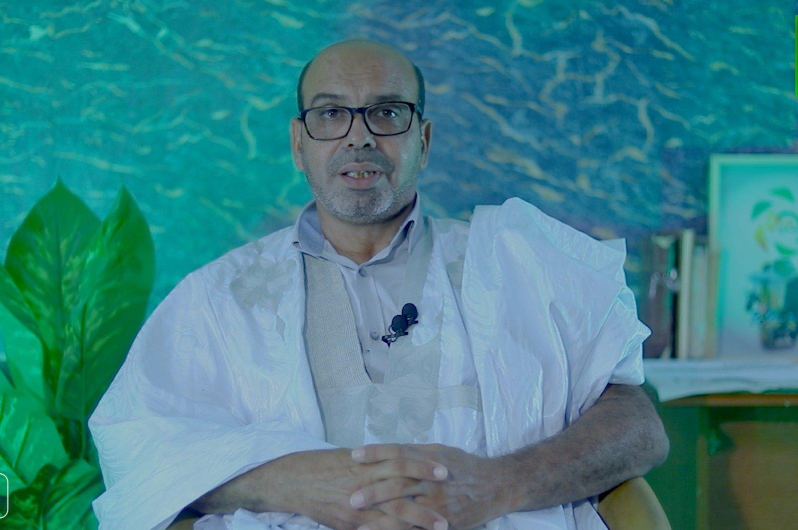 البروفسور محمد فال محمد عبد الله يلقي الضوء على البروفسور محمد فال محمد عبد الله يلقي الضوء على