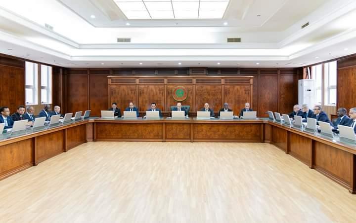 الحكومة تستعرض وثيقة البرمجة الميزانوية خلال السنوات الثلاث القادمة الحكومة تستعرض وثيقة البرمجة الميزانوية خلال السنوات الثلاث القادمة