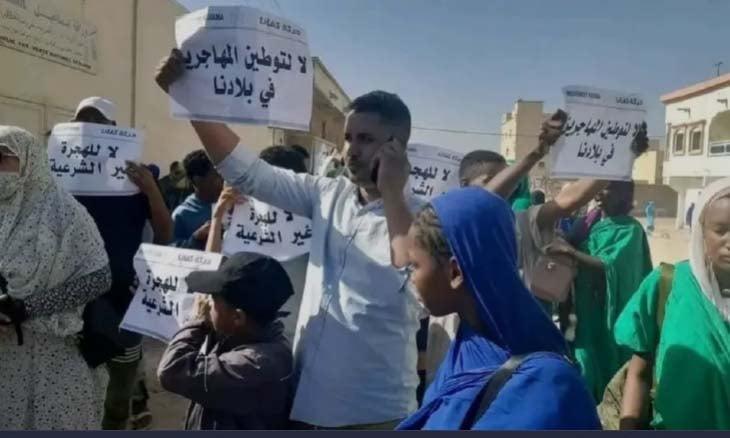 الهجرة غير الشرعية: الحكومة الموريتانية تشدد إجراءات دخول الأجانب عبر منافذها الحدودية وتعلن عن إعداد مدونة لقوانين الهجرة الهجرة غير الشرعية: الحكومة الموريتانية تشدد إجراءات دخول الأجانب عبر منافذها الحدودية وتعلن عن إعداد مدونة لقوانين الهجرة