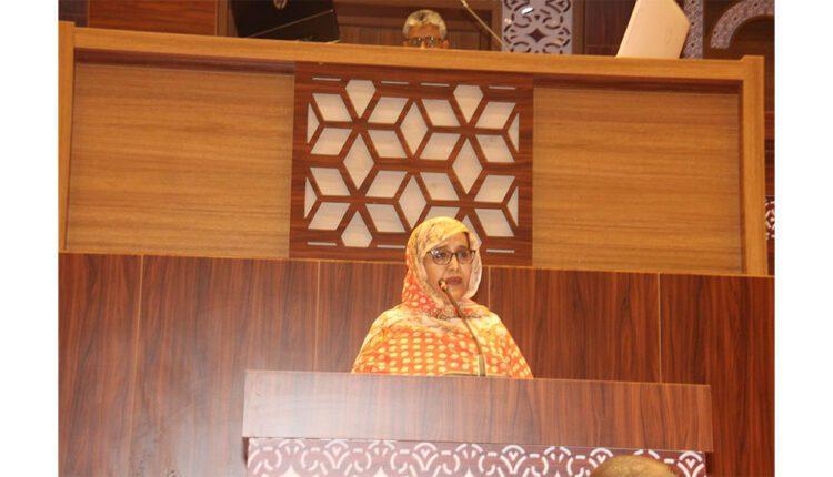 وزارة البيئة: ألزمنا جميع الشركات المصنعة بوضع دراسة بيئية وزارة البيئة: ألزمنا جميع الشركات المصنعة بوضع دراسة بيئية
