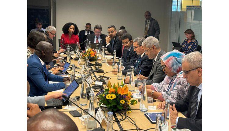 وفد موريتاني يبحث مع البنك الدولي تحديات تنفيذ مشاريعه في البلاد وفد موريتاني يبحث مع البنك الدولي تحديات تنفيذ مشاريعه في البلاد