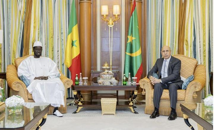 على هامش قمة الرياض..الرئيس غزواني يجري محادثات مع نظيره السنغالي على هامش قمة الرياض..الرئيس غزواني يجري محادثات مع نظيره السنغالي