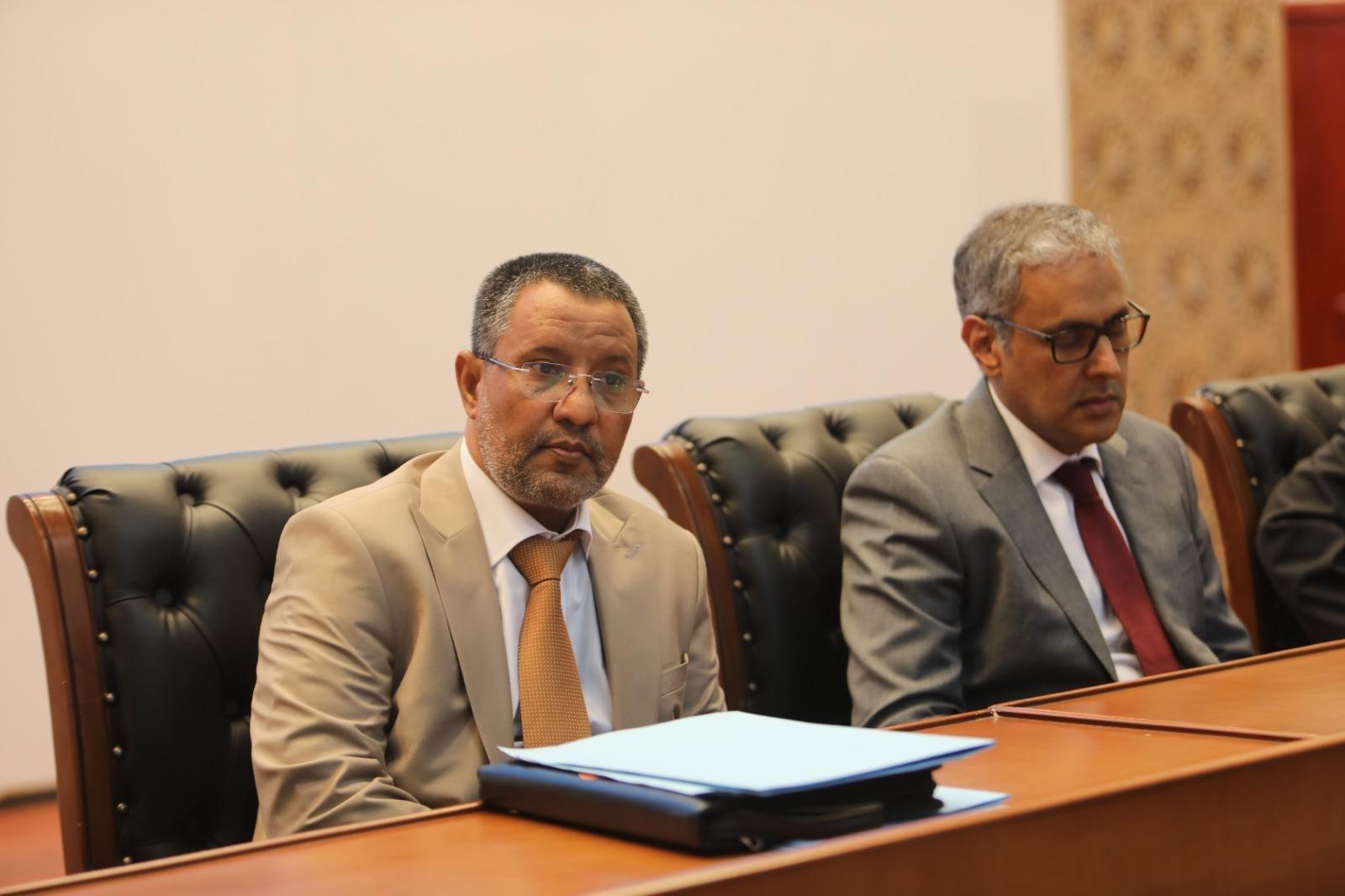 لجنة رقابة الصفقات العمومية تبحث المخاطر المرتبطة بإبرام الصفقات لجنة رقابة الصفقات العمومية تبحث المخاطر المرتبطة بإبرام الصفقات