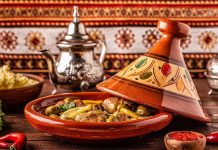 المغرب يتوج بعدة جوائز في مسابقة دولية لفنون الطهي والحلويات بتونس المغرب يتوج بعدة جوائز في مسابقة دولية لفنون الطهي والحلويات بتونس