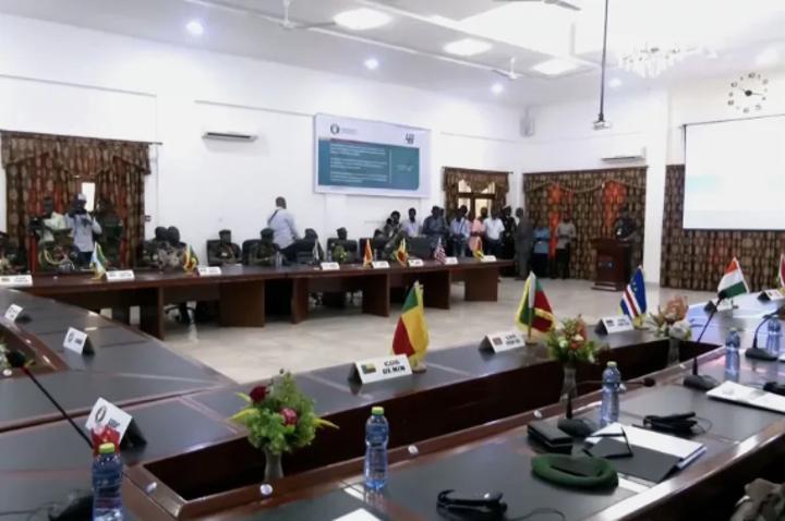 الإيكواس توافق على تفعيل قوة احتياطية لمواجهة التحديات الأمنية الإيكواس توافق على تفعيل قوة احتياطية لمواجهة التحديات الأمنية