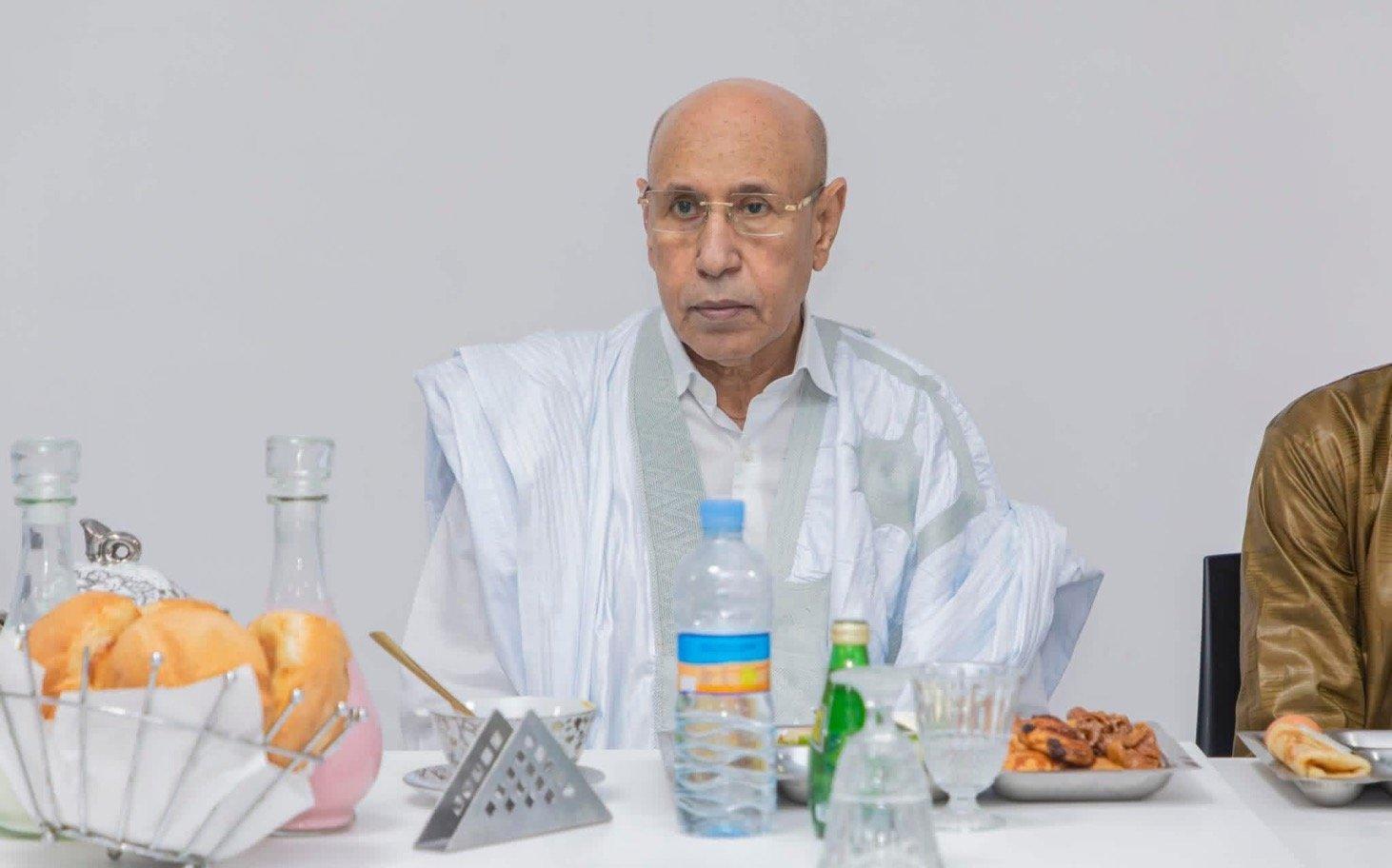 الرئيس غزواني: كورونا زادت قناعتنا بضرورة تطوير البنى التحتية الطبية الرئيس غزواني: كورونا زادت قناعتنا بضرورة تطوير البنى التحتية الطبية