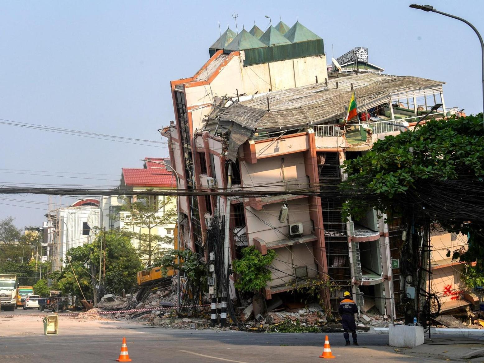 كاميرا تلتقط ما لم يشاهد من قبل.. تمزق الأرض خلال زلزال مدمر كاميرا تلتقط ما لم يشاهد من قبل.. تمزق الأرض خلال زلزال مدمر