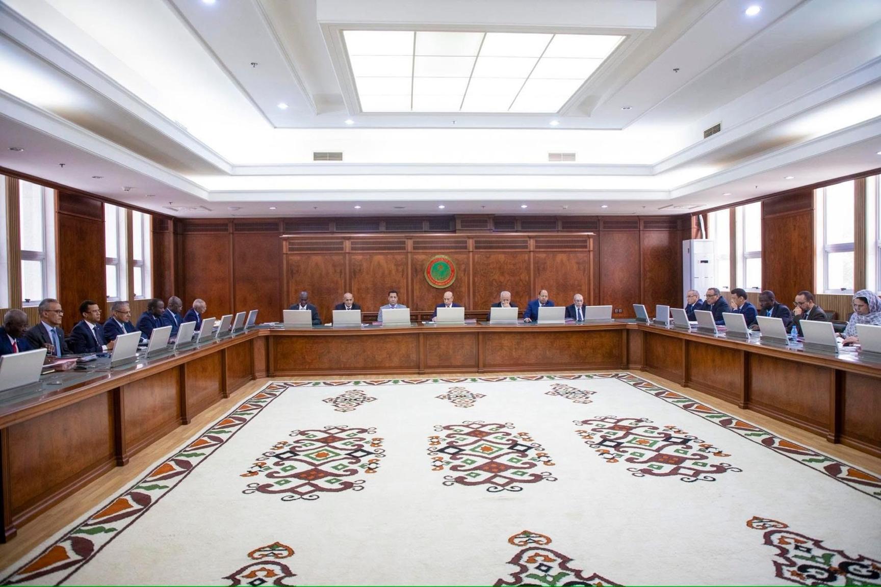 الحكومة تصادق على إنشاء معهد للقضاء والمهن القضائية الحكومة تصادق على إنشاء معهد للقضاء والمهن القضائية