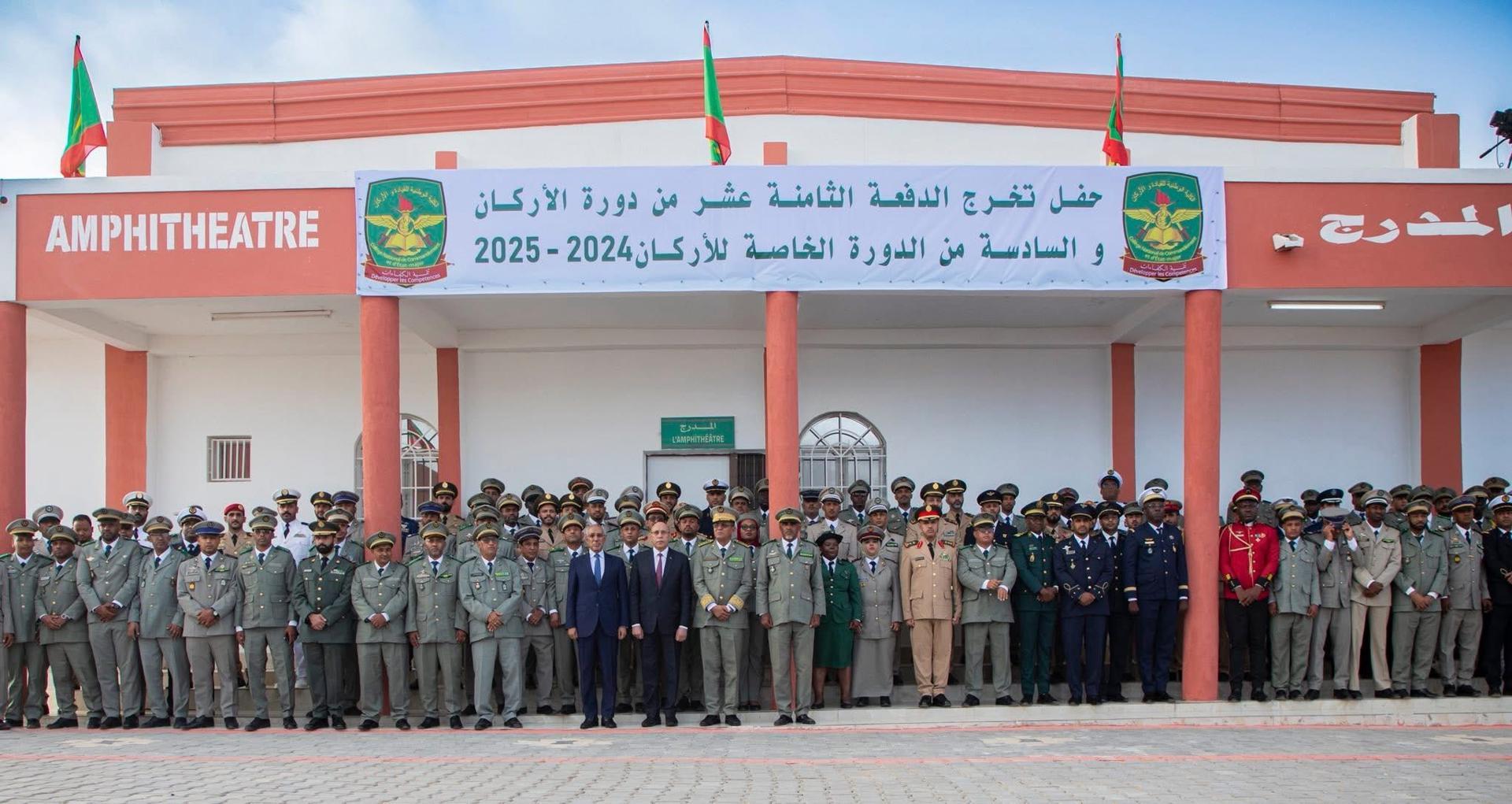 الرئيس غزواني يشرف على تخرج دفعتين من كلية الدفاع والأركان الرئيس غزواني يشرف على تخرج دفعتين من كلية الدفاع والأركان
