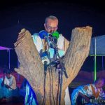 وزارة البيئة ترد على جدل استخدام “جذع شجرة” كمنصة مهرجان وزارة البيئة ترد على جدل استخدام “جذع شجرة” كمنصة مهرجان