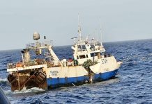 نواذيبو: فقدان الاتصال بـ 5 صيادين بعد اصطدام سفينتهم بأخرى نواذيبو: فقدان الاتصال بـ 5 صيادين بعد اصطدام سفينتهم بأخرى