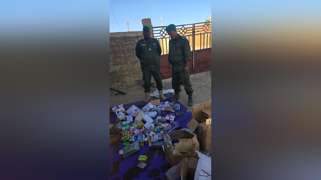 جمارك موريتانيا تضبط أدوية وسجائر قادمة من الحدود الشرقية جمارك موريتانيا تضبط أدوية وسجائر قادمة من الحدود الشرقية