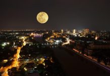 تراه بعينيك.. القمر العملاق يزين سماء العالم العربي الليلة تراه بعينيك.. القمر العملاق يزين سماء العالم العربي الليلة