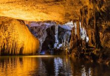 غضب لبناني من حفل بمغارة جعيتا ووزارة السياحة تتدخل غضب لبناني من حفل بمغارة جعيتا ووزارة السياحة تتدخل