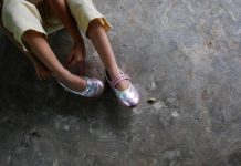 تأخرت 10 دقائق.. تلميذة تفارق الحياة إثر “عقوبة” بدنية في مدرسة هندية تأخرت 10 دقائق.. تلميذة تفارق الحياة إثر "عقوبة" بدنية في مدرسة هندية