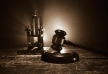 سجين يُنقل للمستشفى بعد ساعات من إنقاذه من الإعدام سجين يُنقل للمستشفى بعد ساعات من إنقاذه من الإعدام