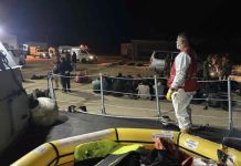 غرق 95 مهاجراً قرب الخمس الليبية على زورقين غرق 95 مهاجراً قرب الخمس الليبية على زورقين