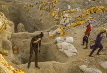 وفاة منقب وإصابة آخر بانهيار مقلع قرب بير أم اكرين وفاة منقب وإصابة آخر بانهيار مقلع قرب بير أم اكرين