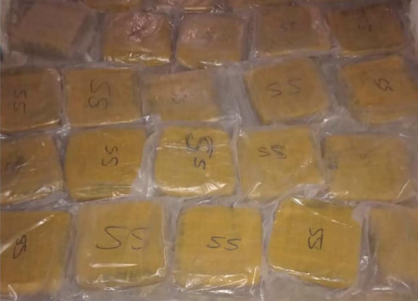 الشرطة تحبط محاولة تهريب مخدر القنب الهندي الشرطة تحبط محاولة تهريب مخدر القنب الهندي