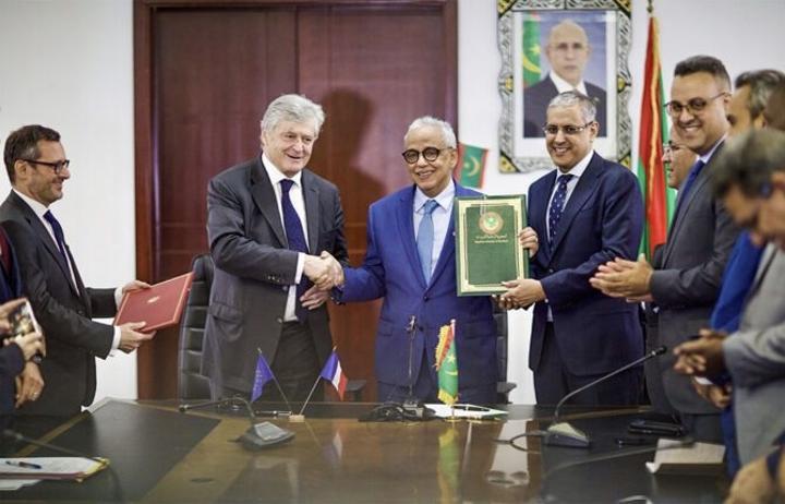 موريتانيا توقع اتفاق تمويل لإنشاء محطات شمسية موريتانيا توقع اتفاق تمويل لإنشاء محطات شمسية